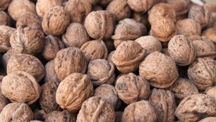 Las nueces son frutos saludables que puedes comer en invierno